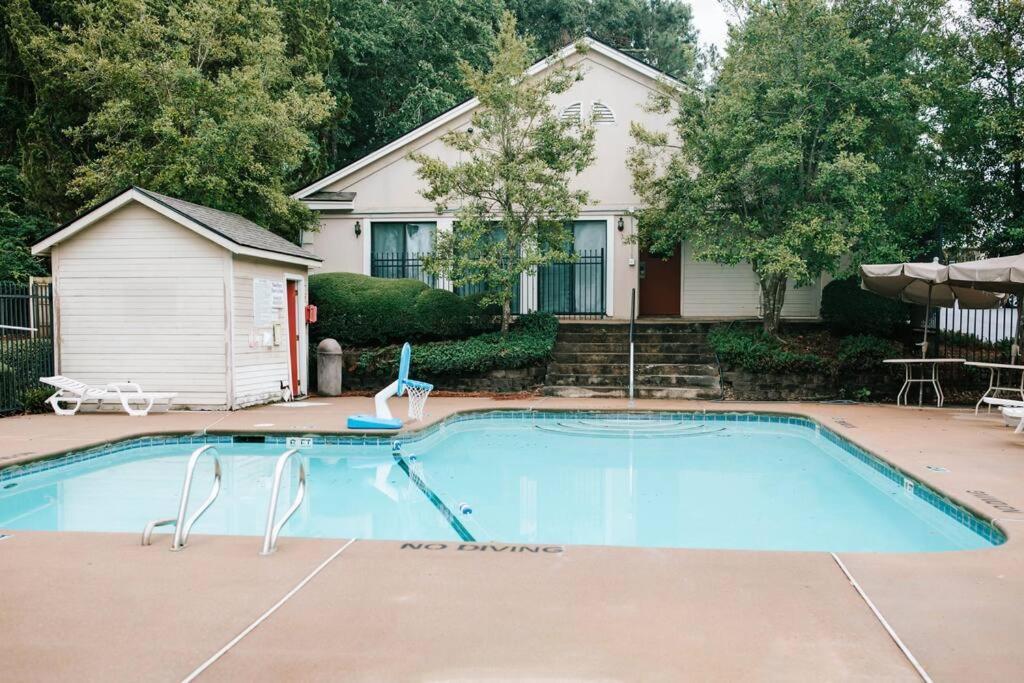 Cozy 3-Bed Athens Getaway, Right Near Uga! Apartment Exterior foto