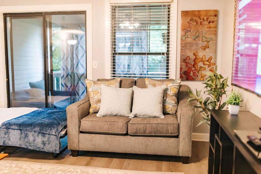 Cozy 3-Bed Athens Getaway, Right Near Uga! Apartment Exterior foto