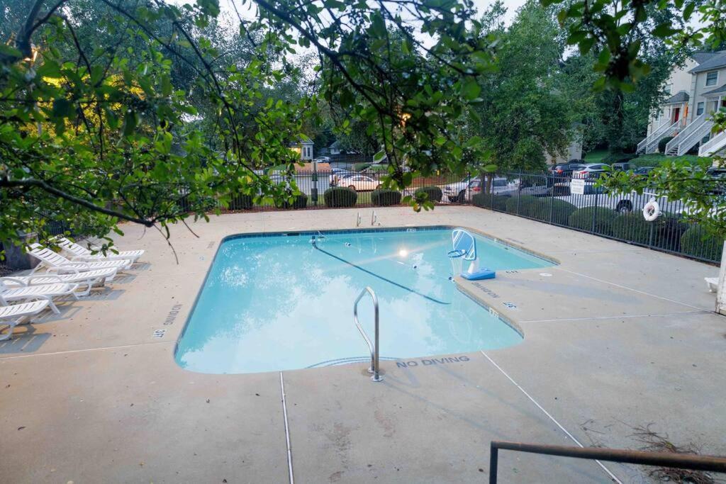 Cozy 3-Bed Athens Getaway, Right Near Uga! Apartment Exterior foto